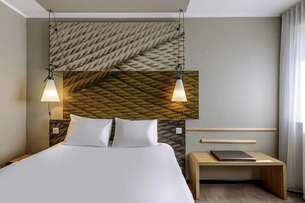 Hotel Ibis Berlin Mitte 2*,