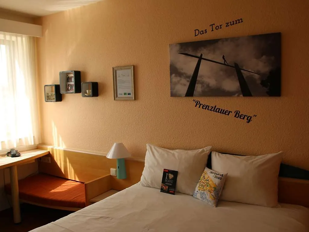 Hotel Ibis Berlin Mitte 2*,